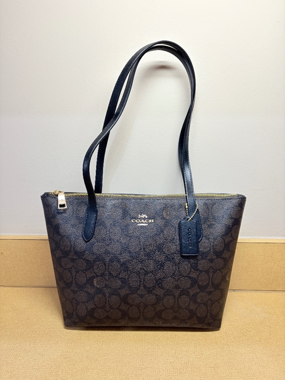 Coach Fiona Small Tote Bag In Signature Canvas Walnut Black - Pre-Owned